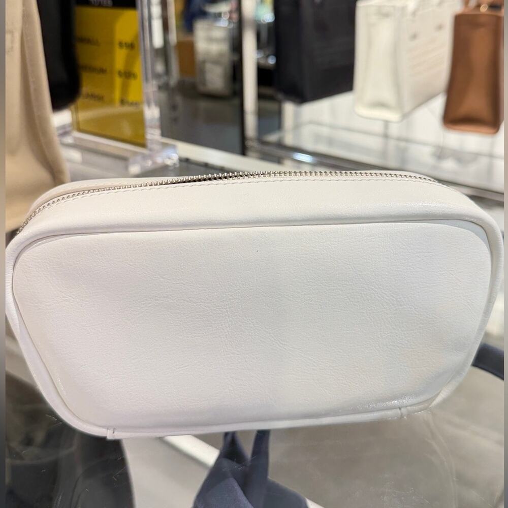 Marc Jacobs White Leather Belt Bag Crossbody Bag - Picture 5 of 8